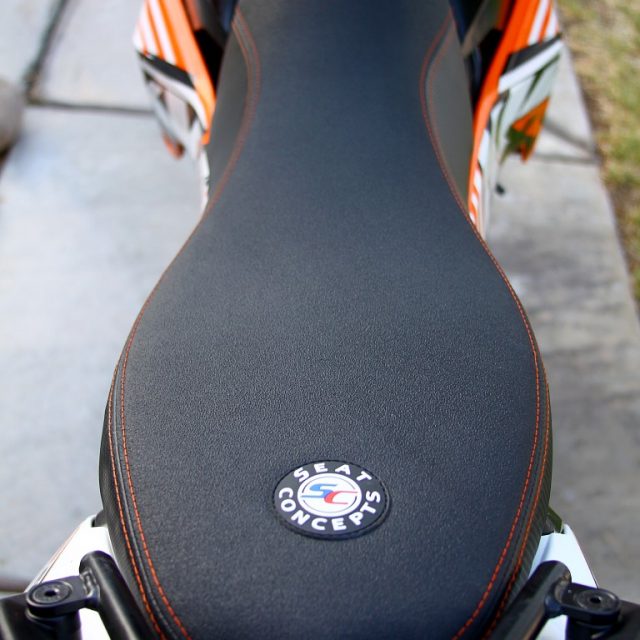 ktm 690 seat removal